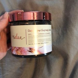 Manna Kadar champagne charcoal scrub